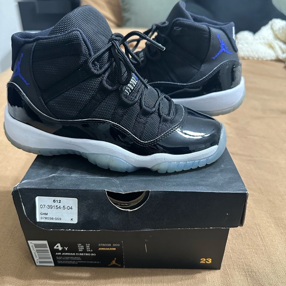 Air Jordan 11 Retro GS 'Space Jam' size